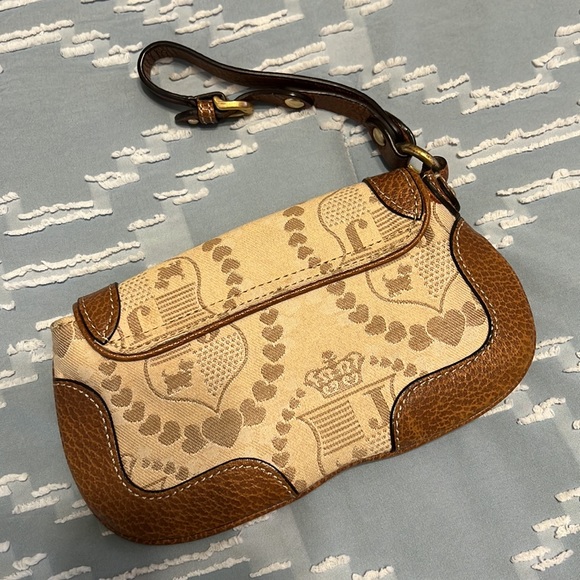 Juicy Couture wristlet - Picture 2 of 7